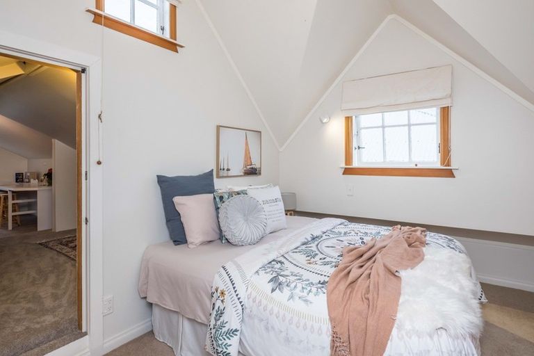 Photo of property in 20 Glendavar Street, Berhampore, Wellington, 6023