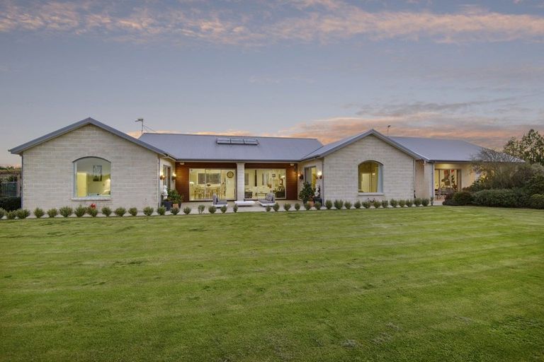 Photo of property in 1344 Poyntzs Road, West Eyreton, Rangiora, 7475