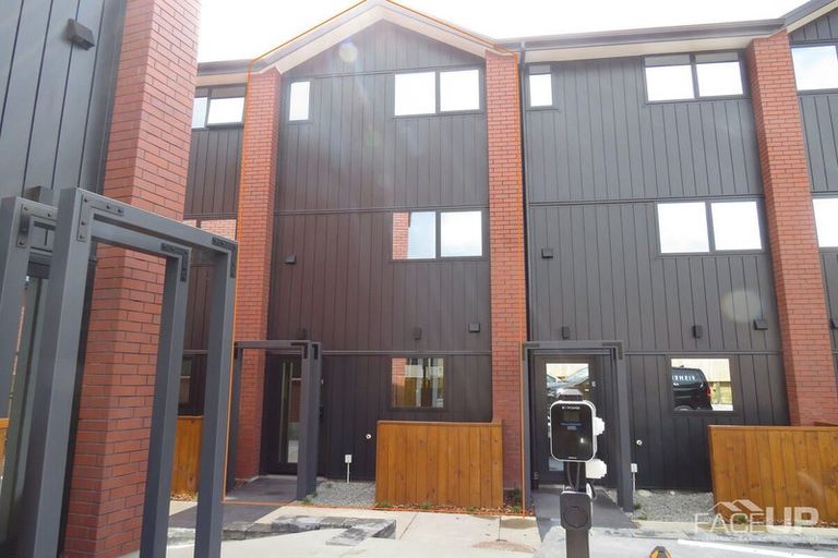 Photo of property in 9/10 Wilsher Crescent, Henderson, Auckland, 0612