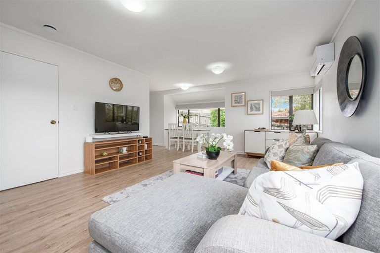 Photo of property in 64 Birdwood Road, Swanson, Auckland, 0612