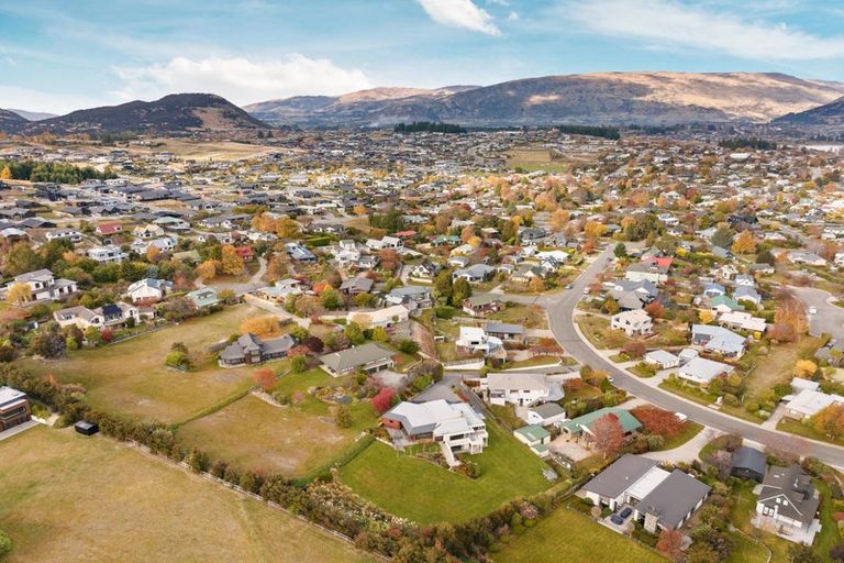 Photo of property in 98 Hunter Crescent, Wanaka, 9305