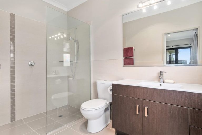 Photo of property in 2 Crater Close, Pyes Pa, Tauranga, 3112