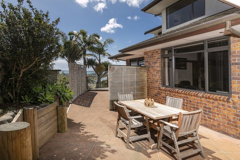 Photo of property in 10 Ashburn Close, Orewa, 0931