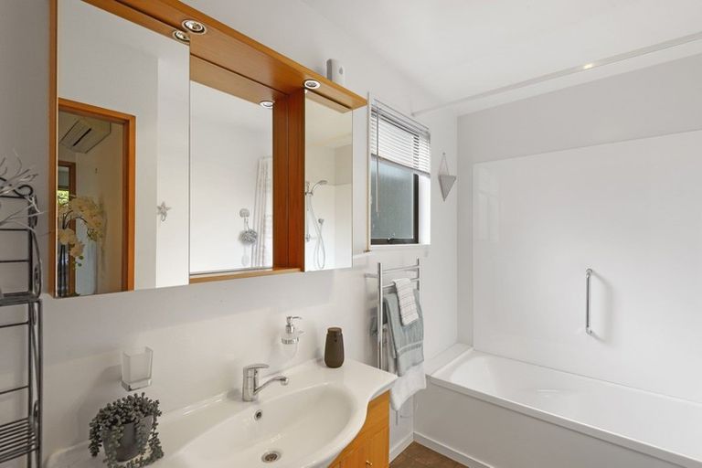 Photo of property in 27b Lookaway Place, Huntsbury, Christchurch, 8022