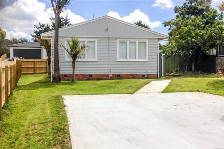 Photo of property in 11 Surrey Street, Manurewa, Auckland, 2102