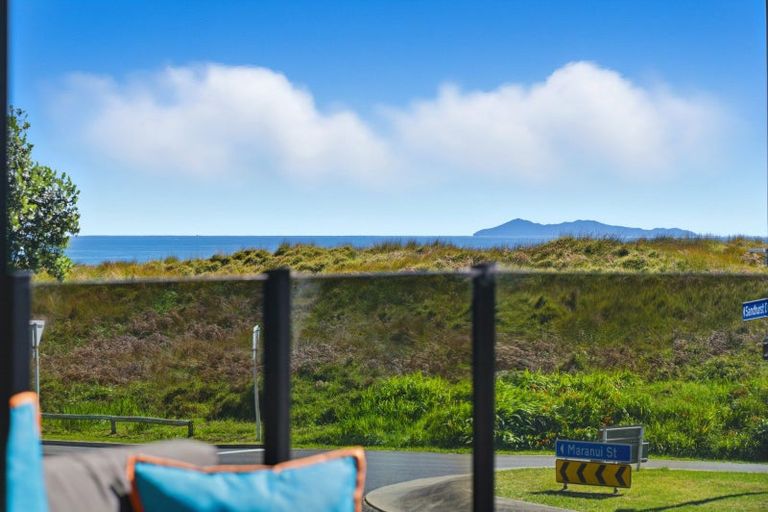 Photo of property in 3 Sandhurst Drive, Papamoa Beach, Papamoa, 3118