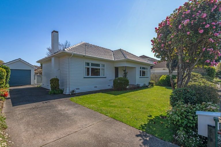Photo of property in 8 Moana Street, Hokowhitu, Palmerston North, 4410