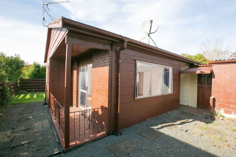 Photo of property in 2/159 Te Atatu Road, Te Atatu South, Auckland, 0610