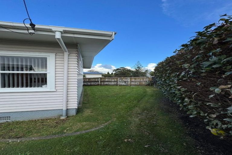 Photo of property in 73 Christmas Road, Manurewa, Auckland, 2102