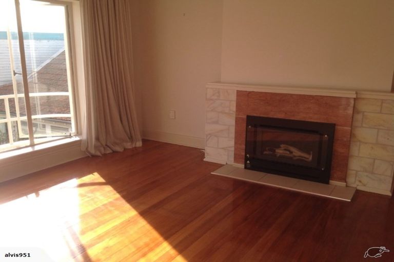 Photo of property in 1-12/48 The Bay Hill, Timaru, 7910