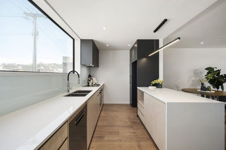 Photo of property in 96b Apu Crescent, Lyall Bay, Wellington, 6022