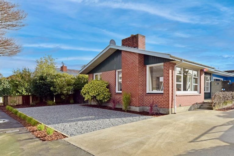 Photo of property in 1/14 Newbridge Place, Ilam, Christchurch, 8041
