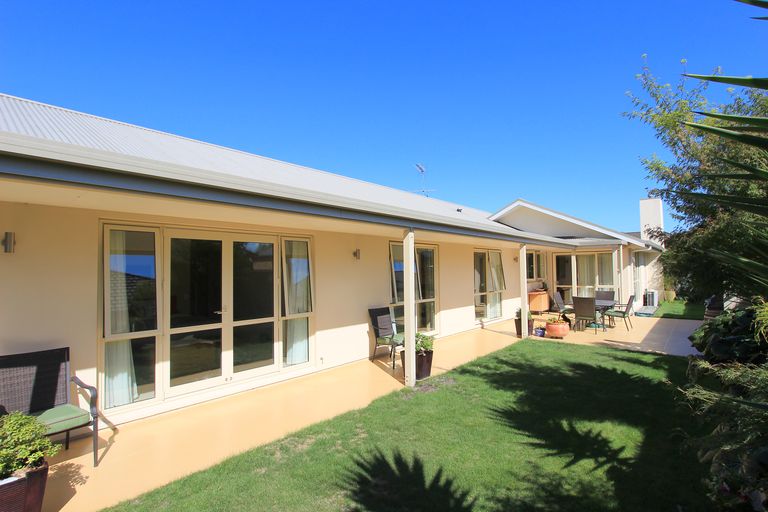 Photo of property in 20 Magnolia Drive, Springlands, Blenheim, 7201