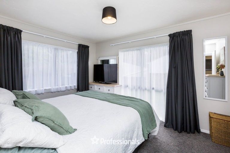 Photo of property in 5 Tulsa Grove, Totara Park, Upper Hutt, 5018