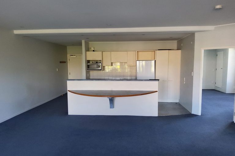 Photo of property in Grandstand Apartments, 37/80 Kent Terrace, Mount Victoria, Wellington, 6011