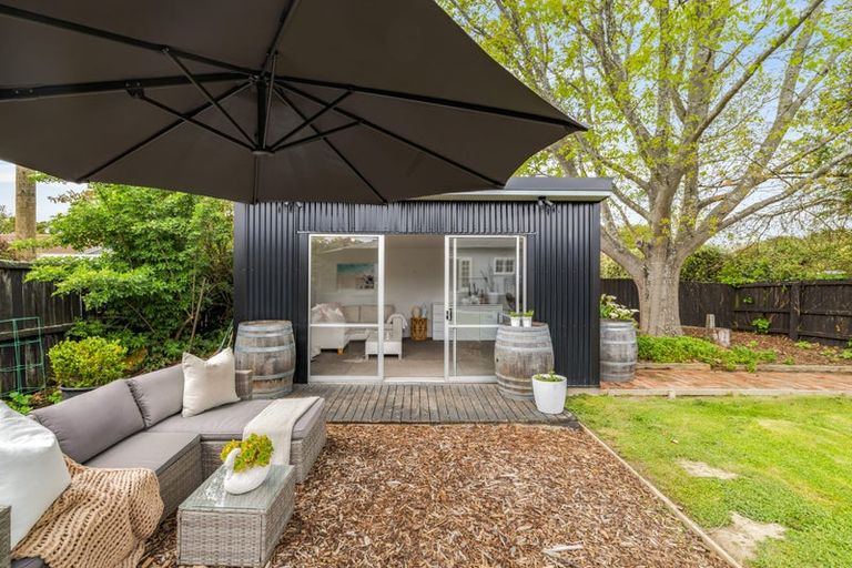 Photo of property in 15 Aorangi Road, Bryndwr, Christchurch, 8053