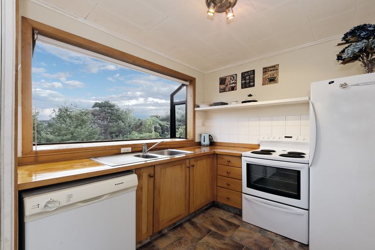 Photo of property in 218 Glengarry Road, Glen Eden, Auckland, 0602