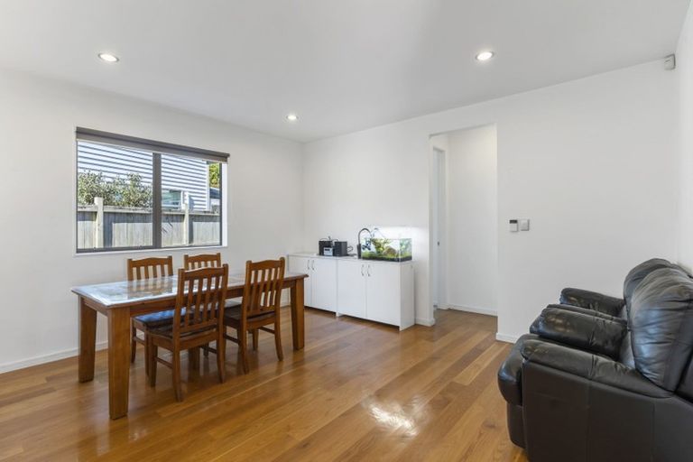 Photo of property in 12a Blakeborough Drive, Forrest Hill, Auckland, 0620