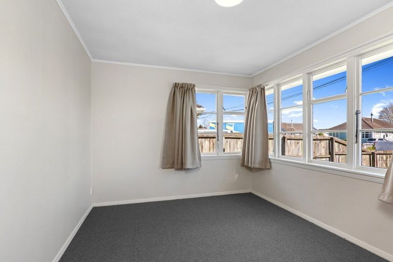 Photo of property in 24 Oakland Street, Northcote, Christchurch, 8052