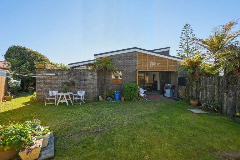 Photo of property in 2 Exeter Place, Tihiotonga, Rotorua, 3015