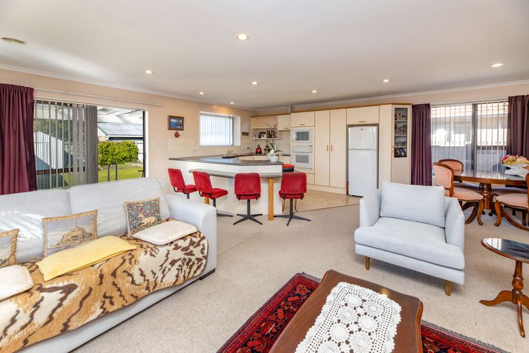 Photo of property in 24 Midhurst Street, Bishopdale, Christchurch, 8053