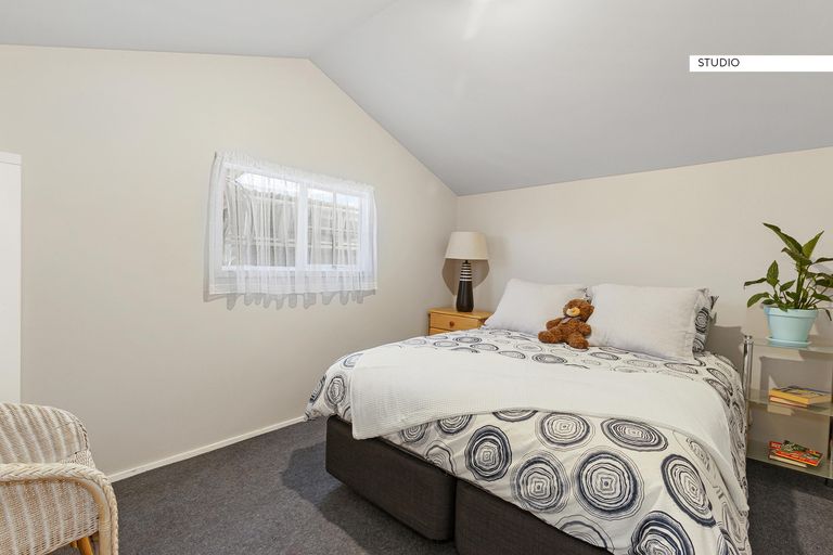 Photo of property in 9 Camelia Place, Islington, Christchurch, 8042