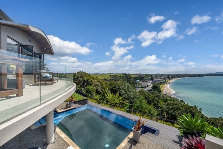 Photo of property in 1/285 Bleakhouse Road, Mellons Bay, Auckland, 2014