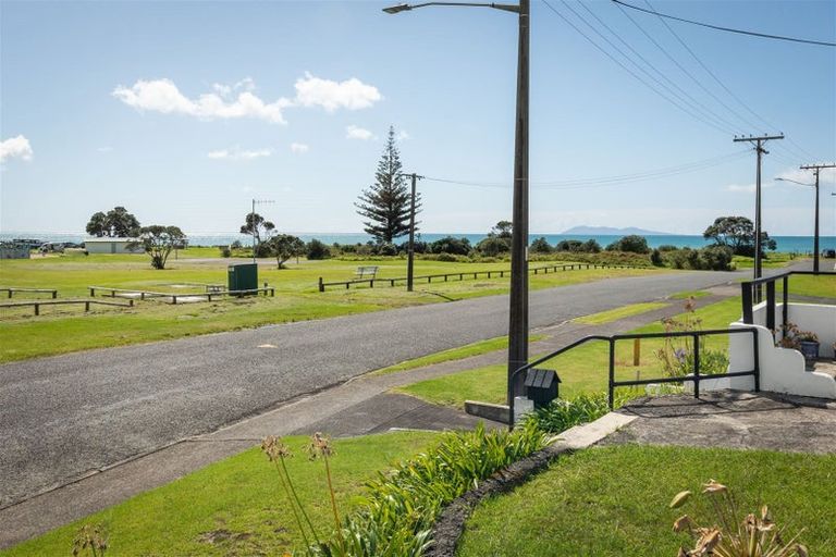 Photo of property in 33 Brighton Road, Waihi Beach, 3611