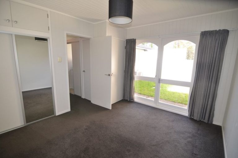 Photo of property in 28 Matuhi Rise, Henderson, Auckland, 0612