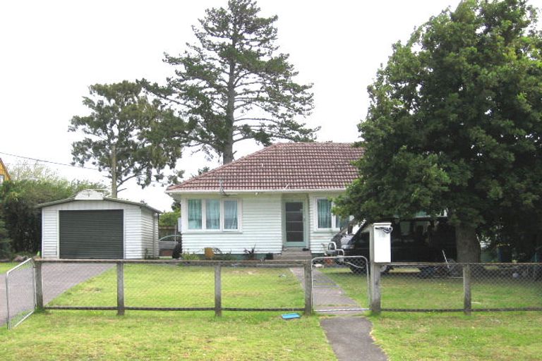 Photo of property in 18-20 Lancaster Road, Beach Haven, Auckland, 0626
