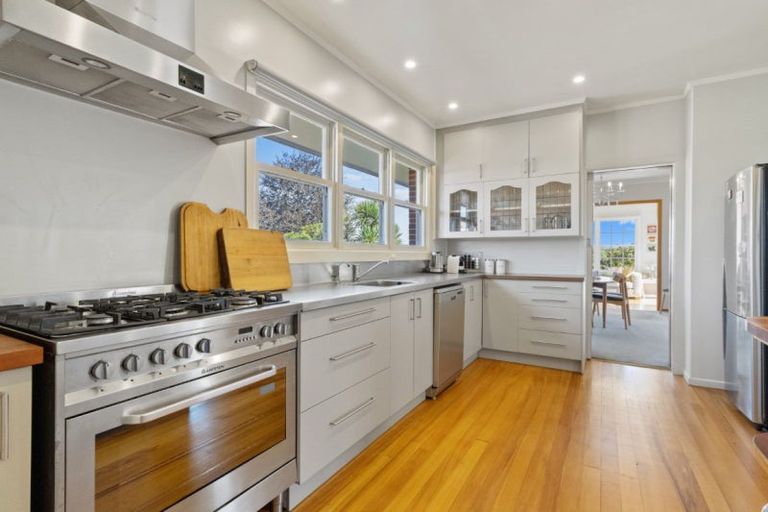 Photo of property in 39 Hillcrest Road, Hillcrest, Hamilton, 3216