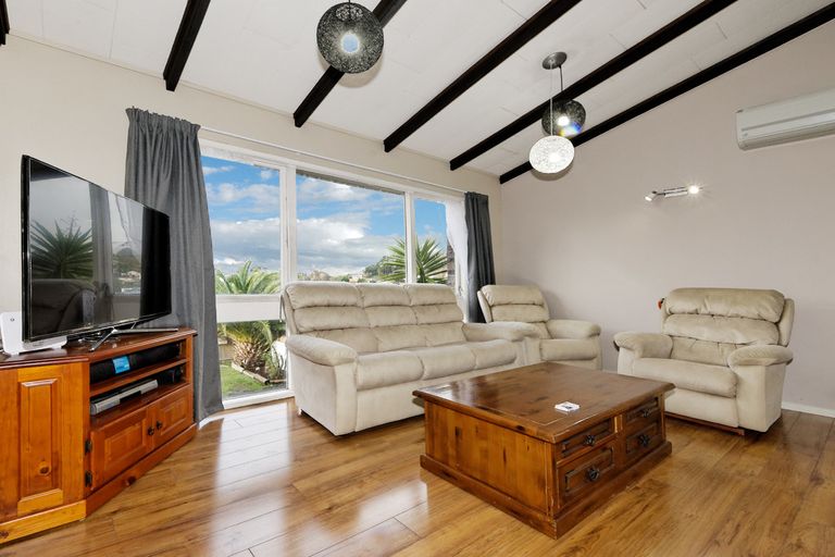 Photo of property in 218 Glengarry Road, Glen Eden, Auckland, 0602