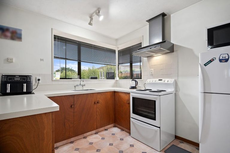 Photo of property in 14 Takaro Avenue, Sockburn, Christchurch, 8042