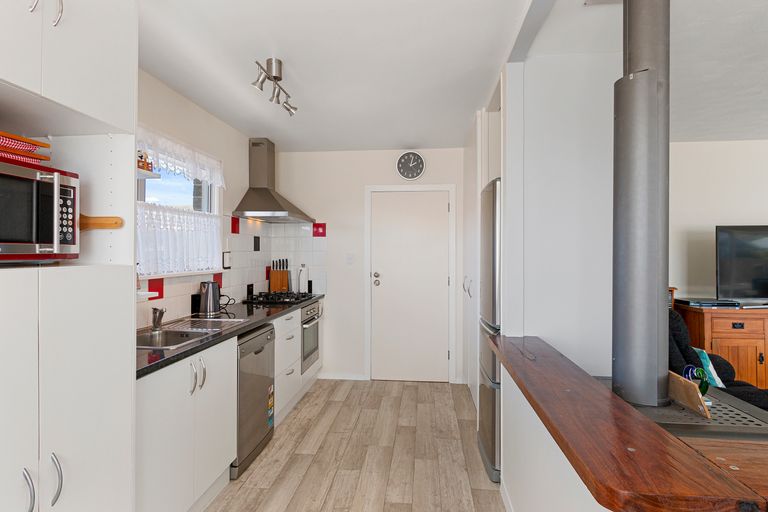 Photo of property in 9 Camelia Place, Islington, Christchurch, 8042