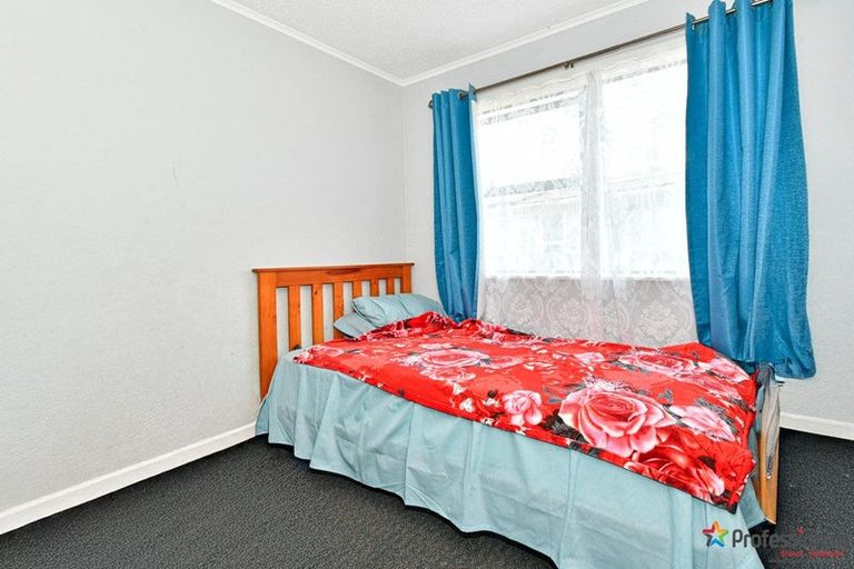 Photo of property in 14 Kemble Close, Mangere, Auckland, 2022