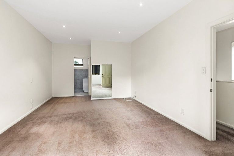 Photo of property in 12 Futuna Close, Karori, Wellington, 6012