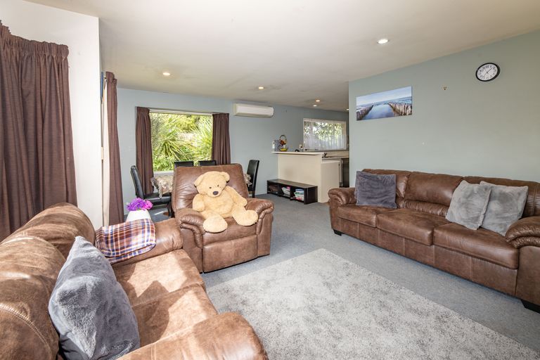 Photo of property in 142c Wainoni Road, Avondale, Christchurch, 8061