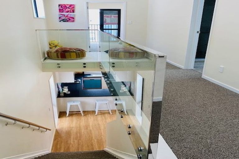 Photo of property in 10 Tapuwae Way, Mangere Bridge, Auckland, 2022