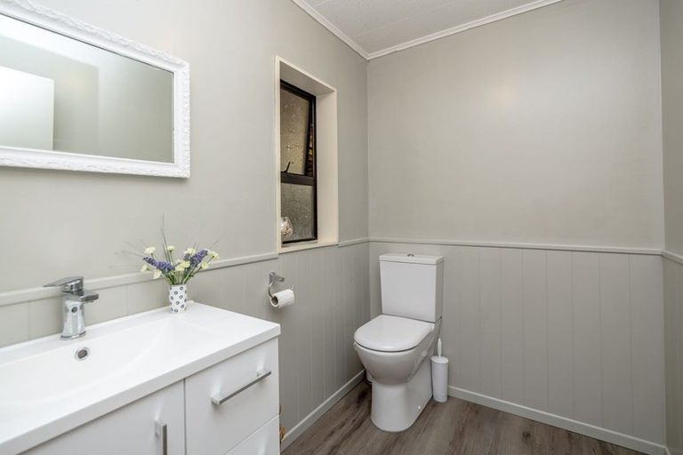 Photo of property in 1 Titoki Grove, Featherston, 5710