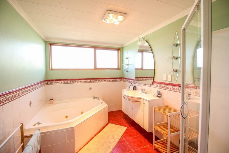 Photo of property in 34 Bradshaw Street, Bluff, 9814