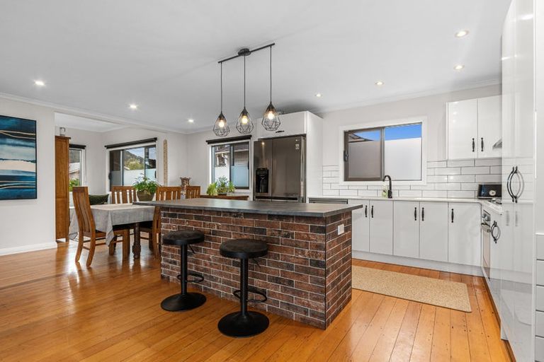 Photo of property in 11 Henry Street, Kensington, Whangarei, 0112