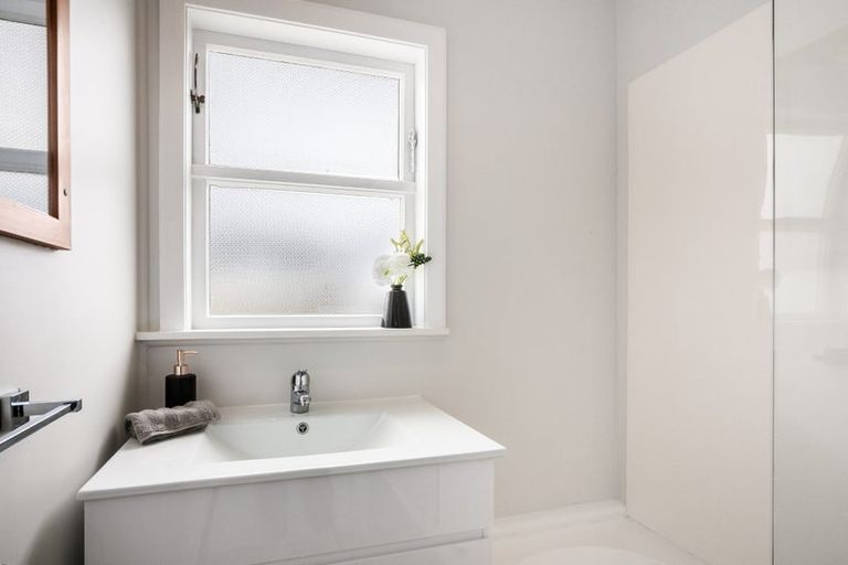 Photo of property in 76 Peel Place, Wainuiomata, Lower Hutt, 5014