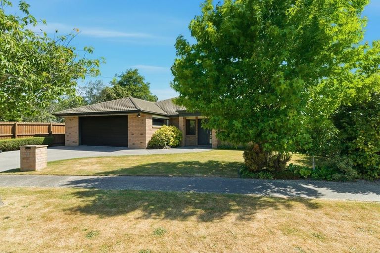 Photo of property in 15 Blowers Place, Halswell, Christchurch, 8025