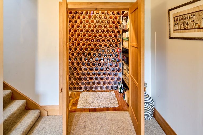 Photo of property in 20 Hadfield Terrace, Kelburn, Wellington, 6012