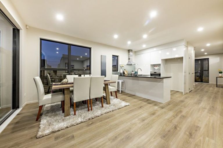 Photo of property in 8 Hollowout Street, Takanini, 2112