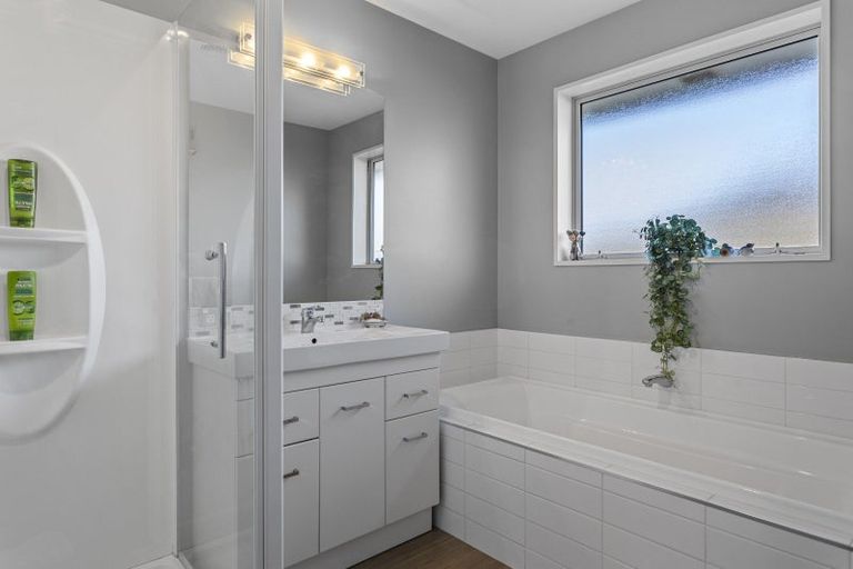 Photo of property in 21 Sequoia Way, Rangiora, 7400