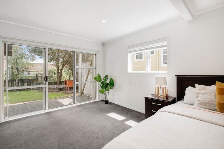 Photo of property in 5 William Souter Street, Forrest Hill, Auckland, 0620