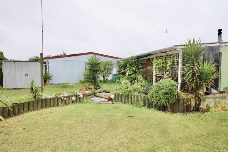 Photo of property in 23 Nash Parade, Foxton Beach, Foxton, 4815