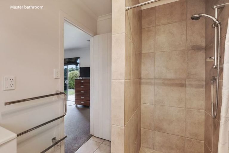 Photo of property in 23 Pukeko Way, Kinloch, Taupo, 3377