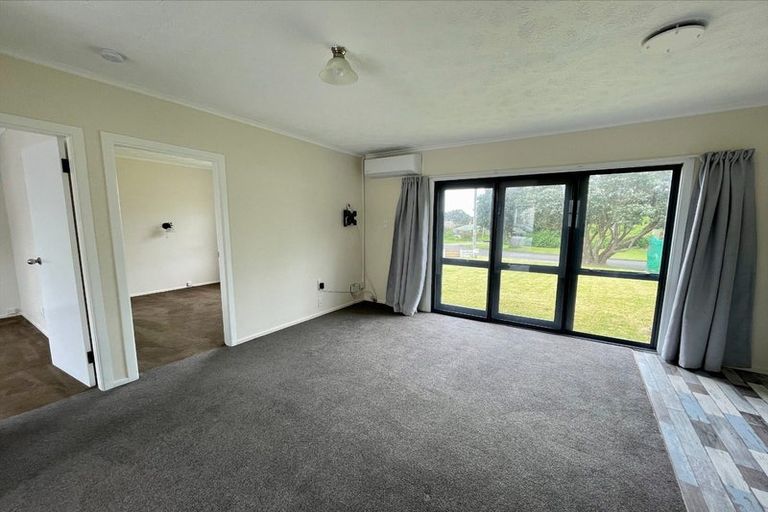 Photo of property in 48 Rangiora Street, Castlecliff, Whanganui, 4501